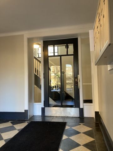 619 Washington Boulevard 2W, Oak Park, IL 60302