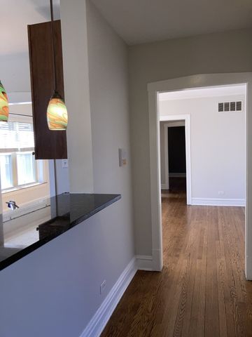 619 Washington Boulevard 2W, Oak Park, IL 60302