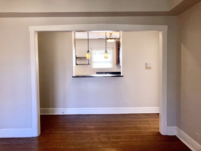 619 Washington Boulevard 2W, Oak Park, IL 60302