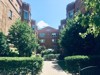 619 Washington Boulevard 2W, Oak Park, IL 60302