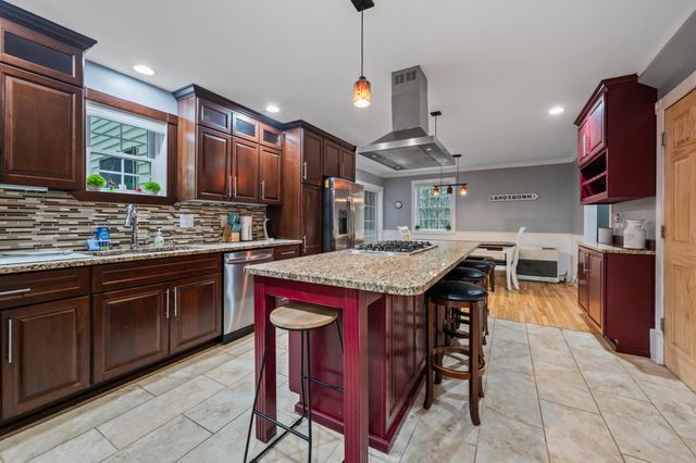 10 LANDSDOWN Lane, Conway, NH 03818