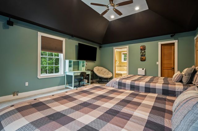 10 LANDSDOWN Lane, Conway, NH 03818
