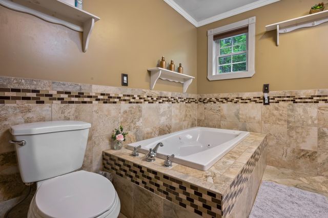 10 LANDSDOWN Lane, Conway, NH 03818