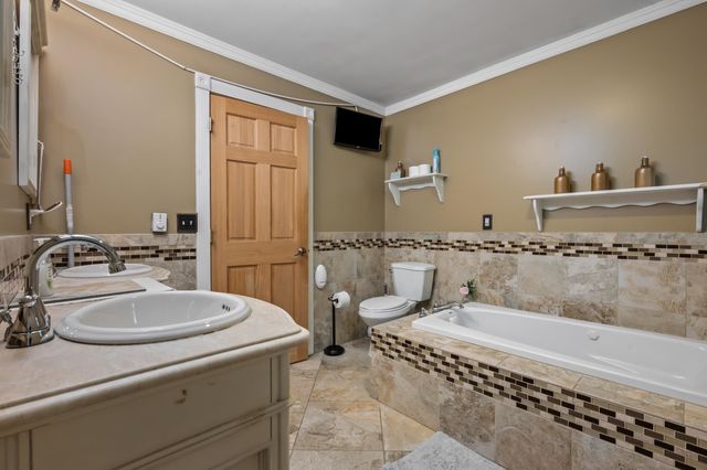 10 LANDSDOWN Lane, Conway, NH 03818