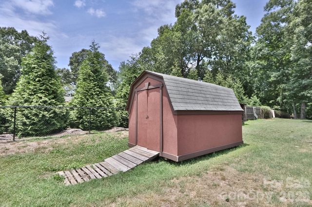 4220 Mae-Len Drive, Winston Salem, NC 27107