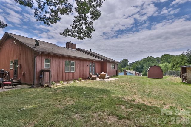 4220 Mae-Len Drive, Winston Salem, NC 27107