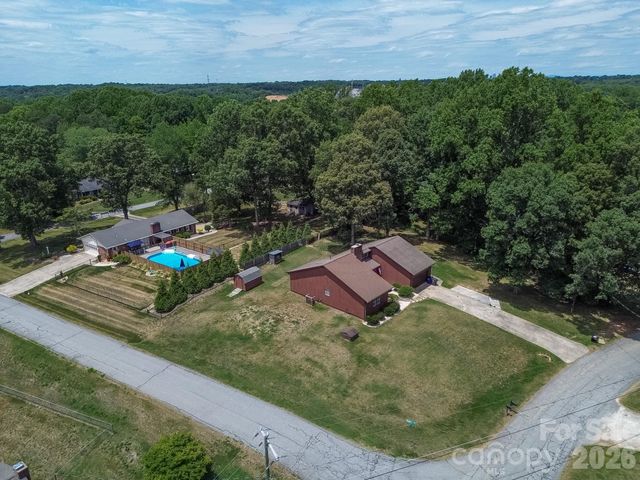 4220 Mae-Len Drive, Winston Salem, NC 27107