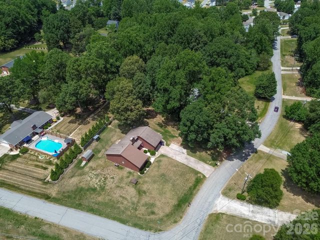 4220 Mae-Len Drive, Winston Salem, NC 27107