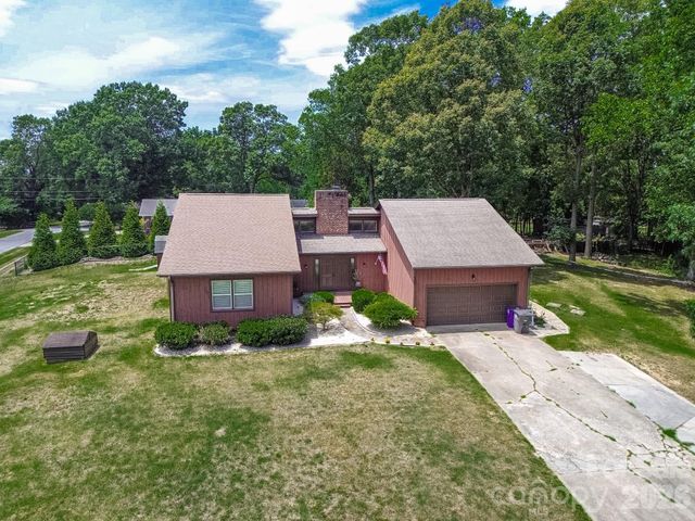 4220 Mae-Len Drive, Winston Salem, NC 27107