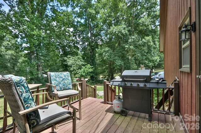 4220 Mae-Len Drive, Winston Salem, NC 27107