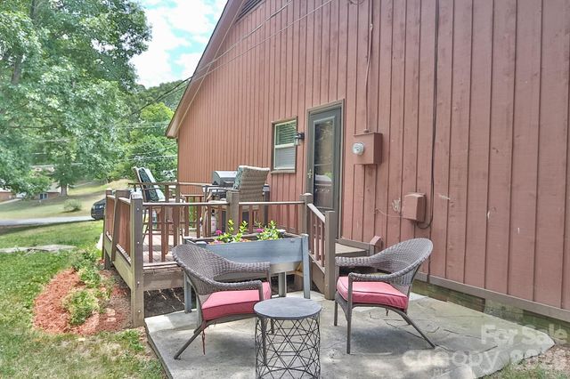 4220 Mae-Len Drive, Winston Salem, NC 27107