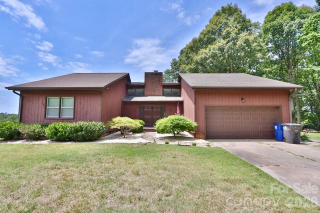 4220 Mae-Len Drive, Winston Salem, NC 27107