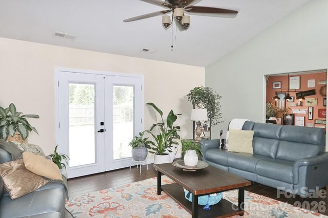 4220 Mae-Len Drive, Winston Salem, NC 27107