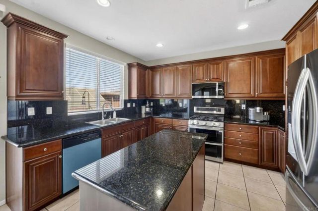 32492 Safflower Street, Winchester, CA 92596