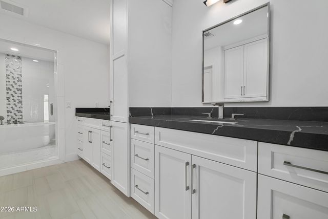 8512 E VIA DE LA ESCUELA --, Scottsdale, AZ 85258