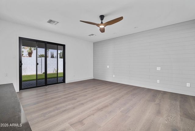 8512 E VIA DE LA ESCUELA --, Scottsdale, AZ 85258