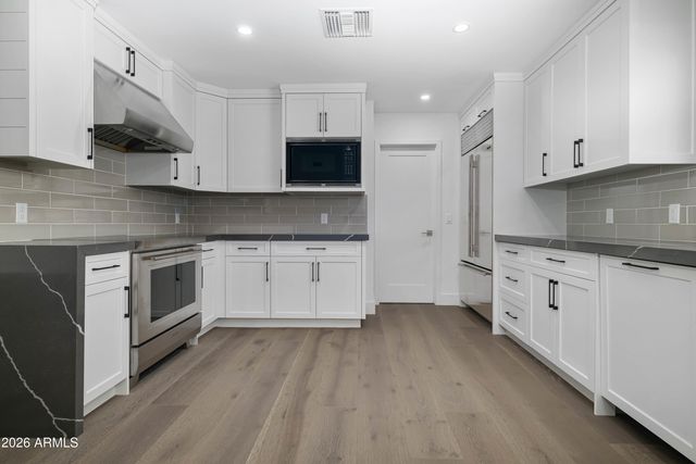 8512 E VIA DE LA ESCUELA --, Scottsdale, AZ 85258