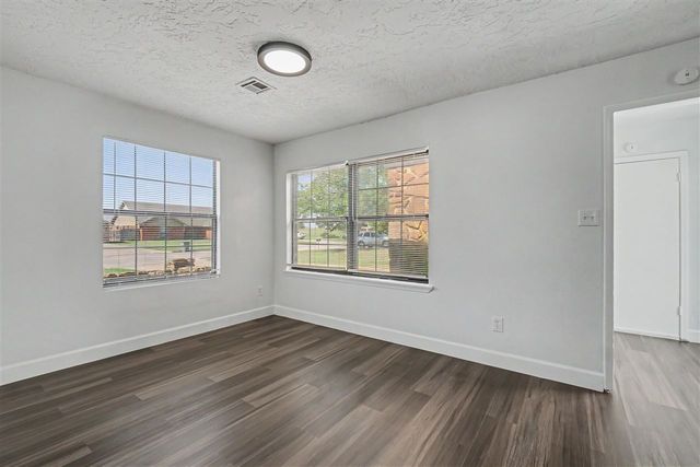 6705 SW Drakestone Blvd, Lawton, OK 73505