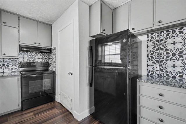 6705 SW Drakestone Blvd, Lawton, OK 73505