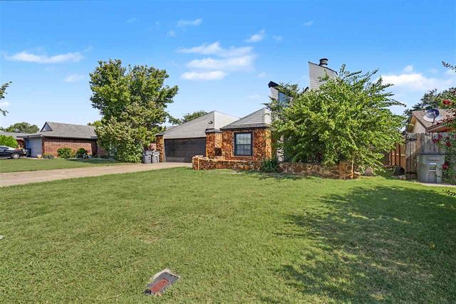 6705 SW Drakestone Blvd, Lawton, OK 73505