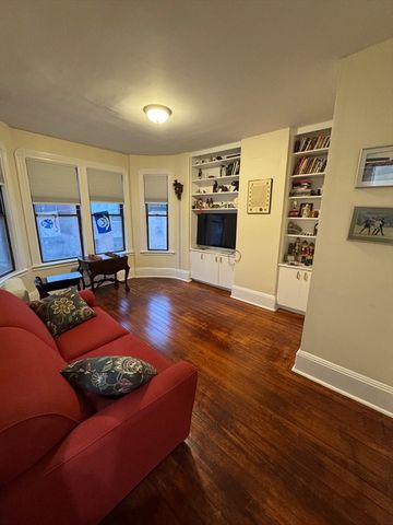 37 Revere 5, Boston, MA 02114