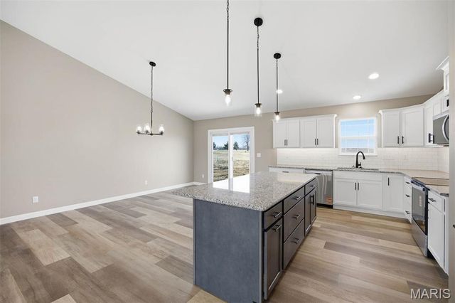 4823 Fitz James Crossing, Highland, IL 62249