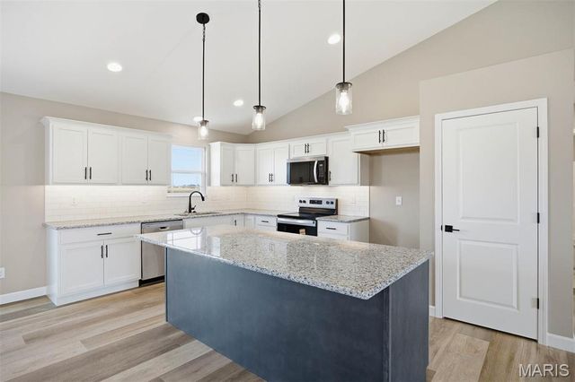 4823 Fitz James Crossing, Highland, IL 62249