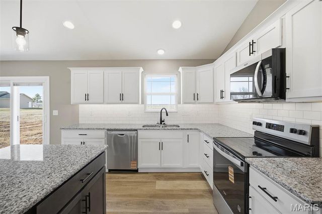 4823 Fitz James Crossing, Highland, IL 62249