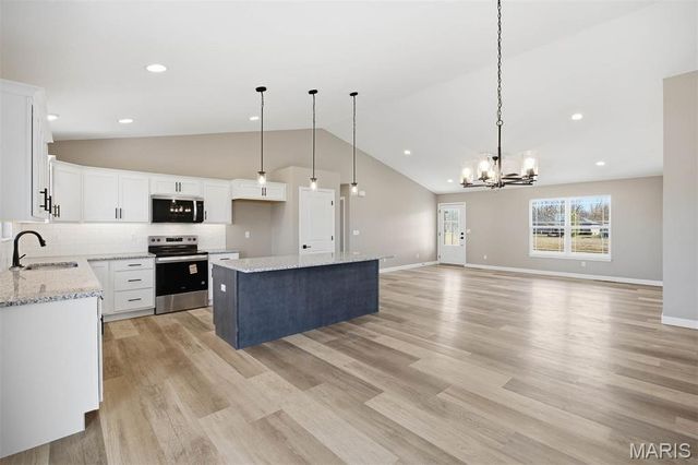 4823 Fitz James Crossing, Highland, IL 62249