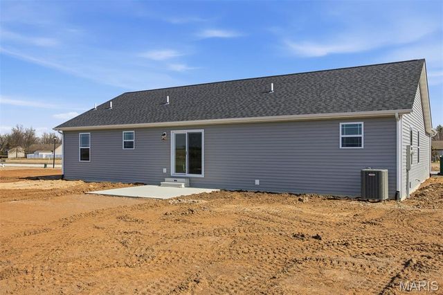 4823 Fitz James Crossing, Highland, IL 62249