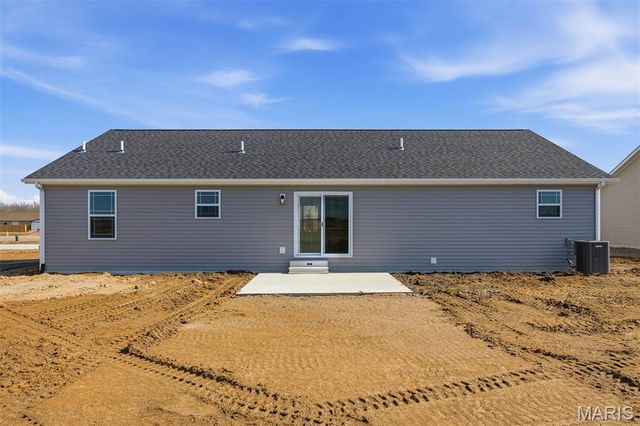 4823 Fitz James Crossing, Highland, IL 62249