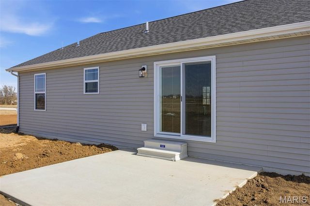 4823 Fitz James Crossing, Highland, IL 62249