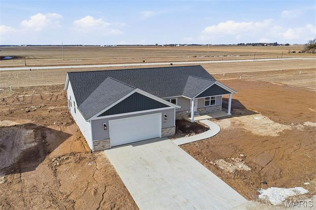 4823 Fitz James Crossing, Highland, IL 62249