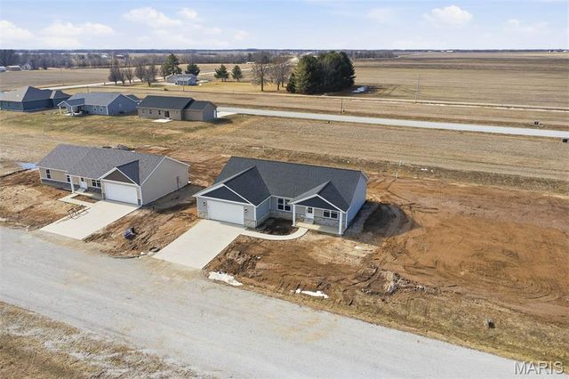 4823 Fitz James Crossing, Highland, IL 62249