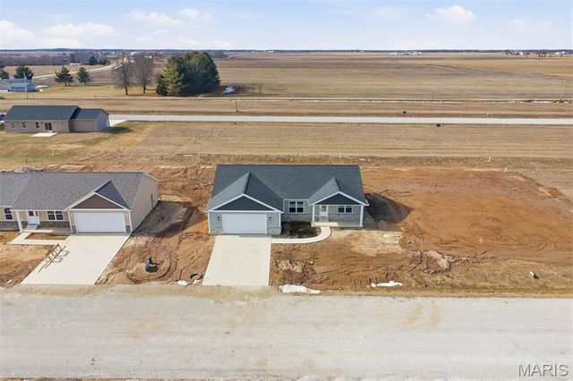 4823 Fitz James Crossing, Highland, IL 62249