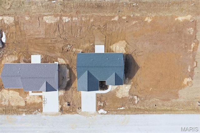 4823 Fitz James Crossing, Highland, IL 62249