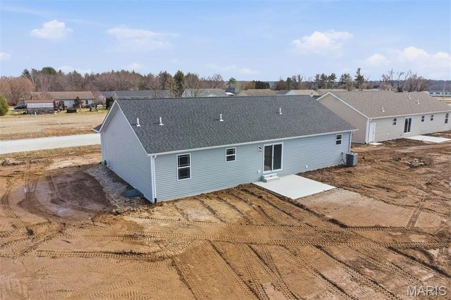 4823 Fitz James Crossing, Highland, IL 62249