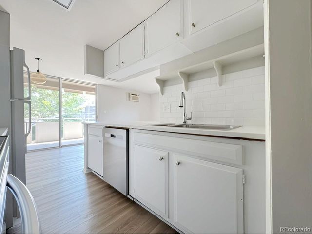 937 N Clarkson St 206, Denver, CO 80218