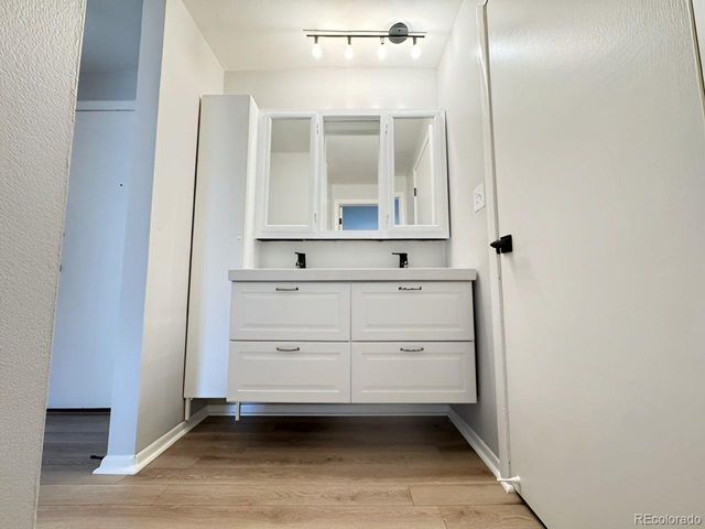 937 N Clarkson St 206, Denver, CO 80218