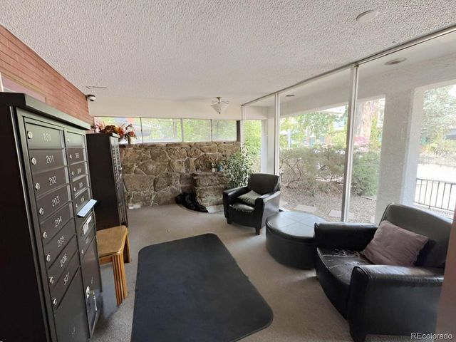 937 N Clarkson St 206, Denver, CO 80218