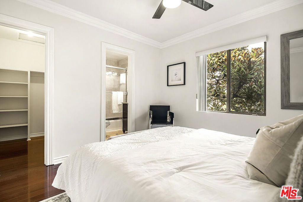 Image 7 of property listing at 2241 Virginia Avenue 8, Santa Monica, CA 90404