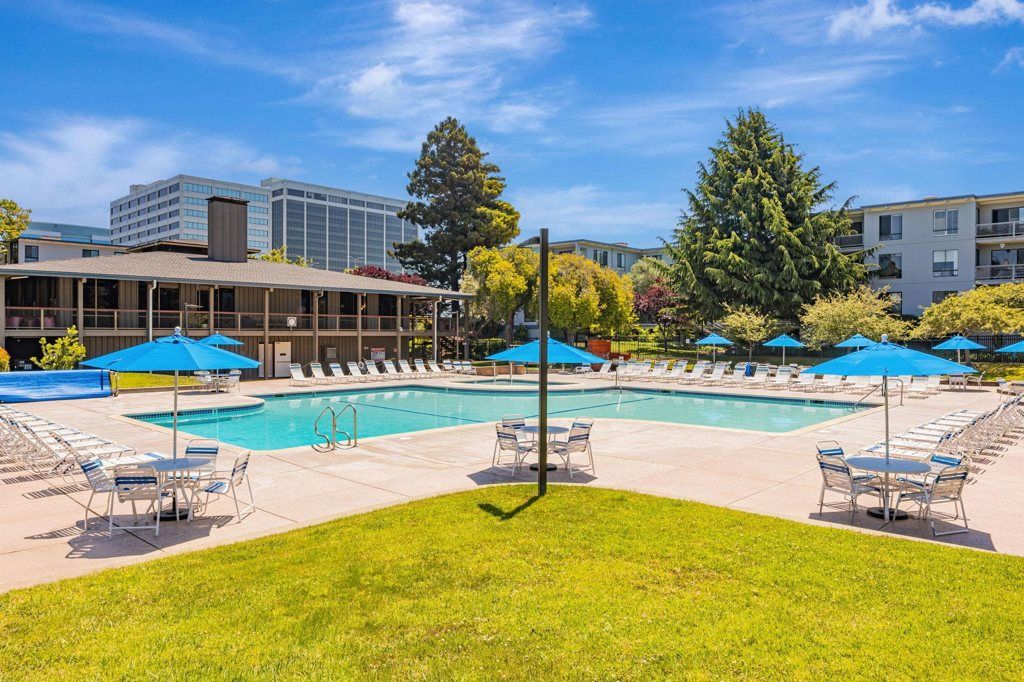 Image 20 of property listing at 4 4 Admiral Drive 226, Emeryville, CA 94608