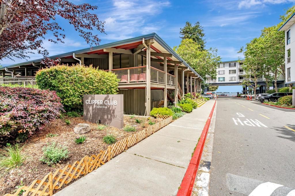 Image 23 of property listing at 4 4 Admiral Drive 226, Emeryville, CA 94608