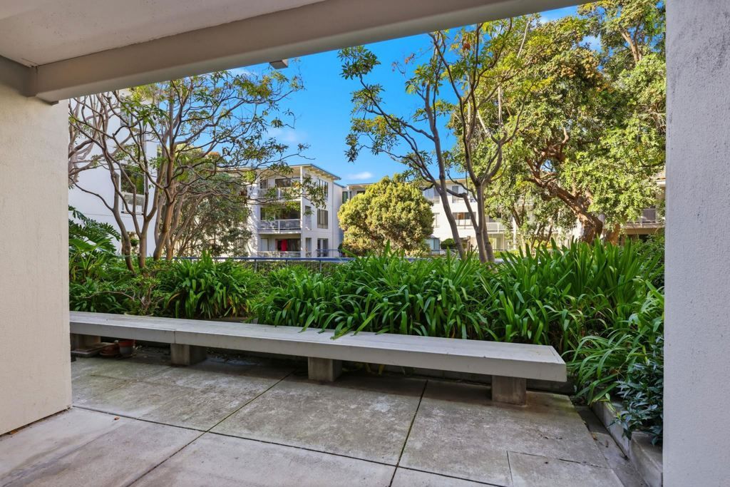 Image 5 of property listing at 4 4 Admiral Drive 226, Emeryville, CA 94608