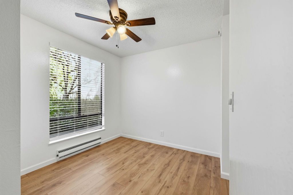 Image 6 of property listing at 4 4 Admiral Drive 226, Emeryville, CA 94608