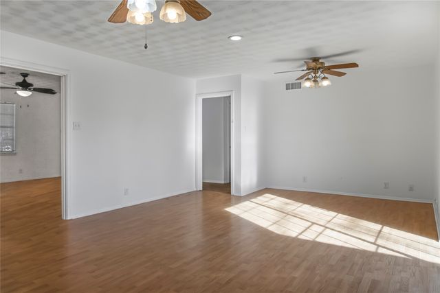 1618 University Drive, Arlington, TX 76013