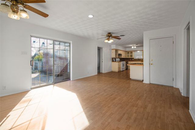 1618 University Drive, Arlington, TX 76013