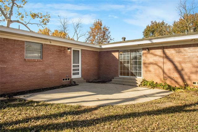 1618 University Drive, Arlington, TX 76013