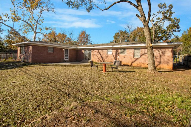 1618 University Drive, Arlington, TX 76013