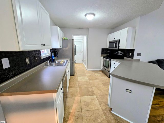 137 Hillside Circle, Easley, SC 29640